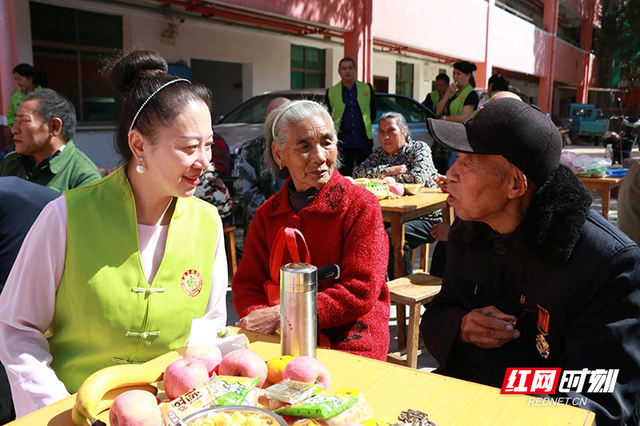 听抗美援朝故事，红歌红舞共庆重阳——天伦物资重阳主题活动纪实
