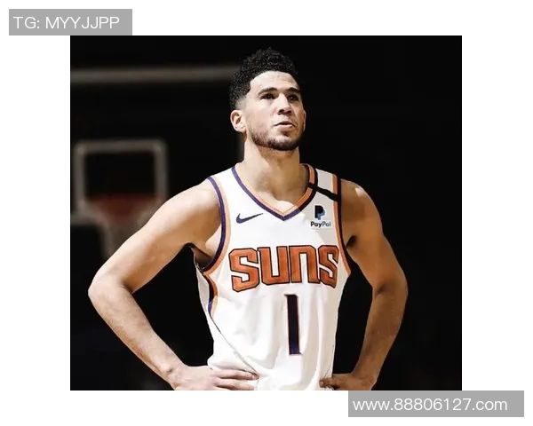 灰熊与蓝网激战正酣球员表现引发球迷热议与期待