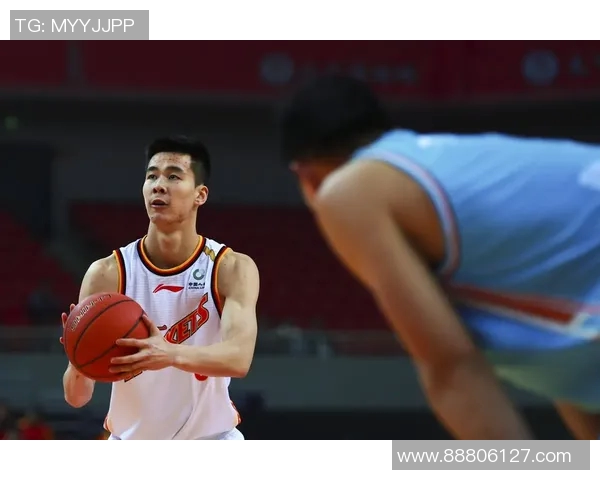 郭昊文：从篮球新星到职业赛场的奋斗与成长之路