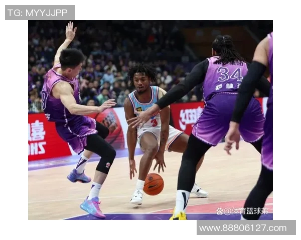 青岛国信与新疆队激战正酣谁能在这场对决中笑到最后