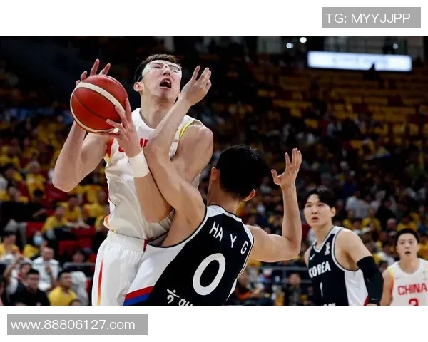 梦5队对阵中国队的精彩较量展现篮球魅力与青春激情