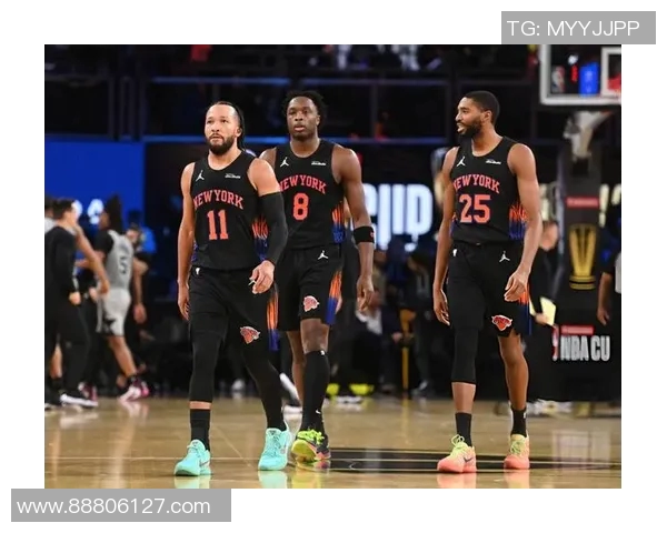 公牛队与纽约尼克斯的激烈对决揭示了NBA季后赛的悬念与精彩瞬间 公牛队与纽约尼克斯的激烈对决揭示了NBA季后赛的悬念与精彩瞬间